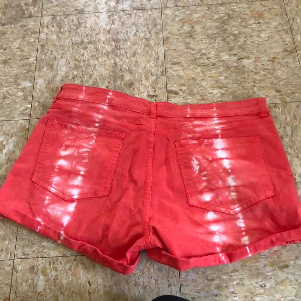 Shorts - Picture 2 of 3